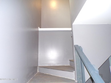 Seller Financed Duplex 3/2 Lower Unit, and Studio upstairs in - photo 17