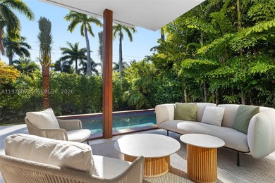 Recently reimagined with a comprehensive landscape and outdoor - photo 18