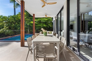 Recently reimagined with a comprehensive landscape and outdoor - photo 20