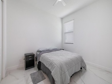 Immaculate 2024 4BR/3BA Kolter built home with a den in desired - photo 20