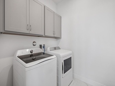 Immaculate 2024 4BR/3BA Kolter built home with a den in desired - photo 22