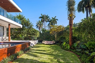 Recently reimagined with a comprehensive landscape and outdoor - photo 23