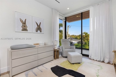 Recently reimagined with a comprehensive landscape and outdoor - photo 39