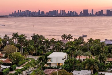 Recently reimagined with a comprehensive landscape and outdoor - photo 41