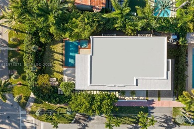 Recently reimagined with a comprehensive landscape and outdoor - photo 48