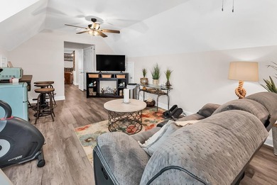 Welcome home to this stunning true 5-bedroom, 4.5-bath residence - photo 51