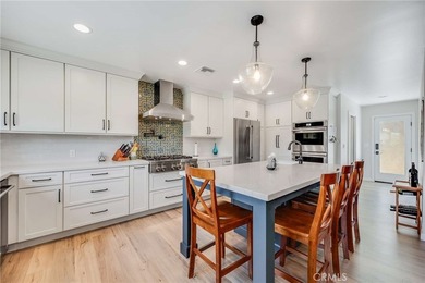 Beautifully updated single-story home offering three bedrooms - photo 11