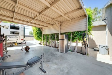 Beautifully updated single-story home offering three bedrooms - photo 30