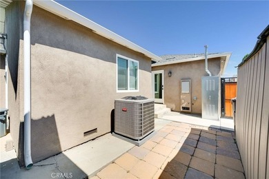 Beautifully updated single-story home offering three bedrooms - photo 31