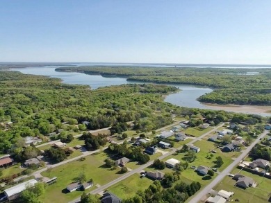 Lake Texoma Home Sale Pending in Pottsboro Texas