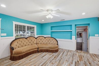 Located inside the city limits on Lake Tawakoni, this waterfront - photo 11
