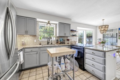 Perfectly positioned in the heart of Destin, this charming - photo 16