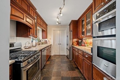 Location, location, location, this beautiful finished lake condo - photo 19