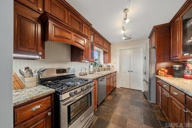 Location, location, location, this beautiful finished lake condo - photo 20