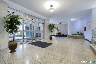 Welcome to Fountain Terrace, where comfort and convenience meet - photo 4