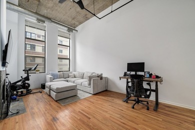 Discover this beautiful 2 BR/2 Bath split bedroom condo in River