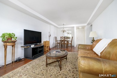 Welcome to Fountain Terrace, where comfort and convenience meet - photo 6