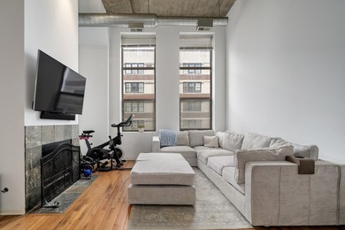 Discover this beautiful 2 BR/2 Bath split bedroom condo in River