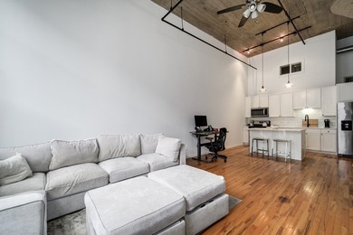 Discover this beautiful 2 BR/2 Bath split bedroom condo in River