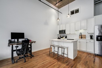 Discover this beautiful 2 BR/2 Bath split bedroom condo in River