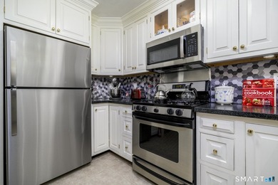 Welcome to Fountain Terrace, where comfort and convenience meet - photo 10