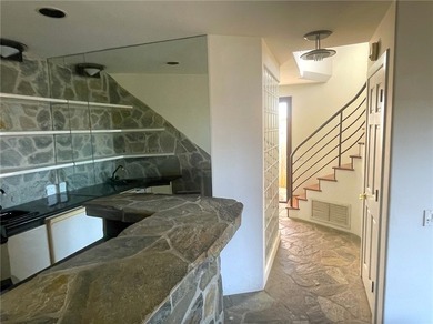 989 Miramar St - photo 12