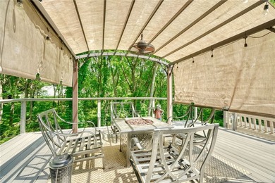 Welcome to this absolutely stunning, meticulously maintained - photo 18