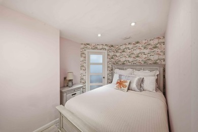 Boat slip available! Renovated residence at the iconic - photo 23