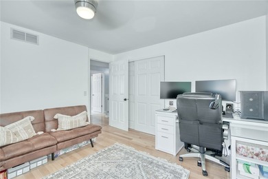 Welcome to this absolutely stunning, meticulously maintained - photo 36