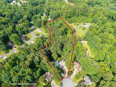 Rare opportunity to own a charming 3-bedroom, 2-bath ranch on 2 - photo 7