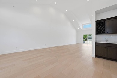 Welcome to The Enclave, the Hamptons' condominium development - photo 8