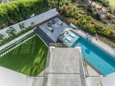 Location: Emirates Hills, Dubai. Discover the pinnacle of *Old - photo 9