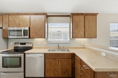 Charming end-unit cottage with an open floor plan that is - photo 3