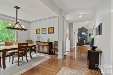 Exceptional home in highly desirable Kenmure, a gated golf - photo 5