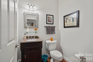 Exceptional home in highly desirable Kenmure, a gated golf - photo 8
