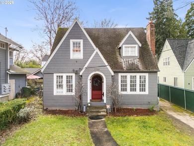 (private lake, pond, coastal) Home For Sale in Salem Oregon