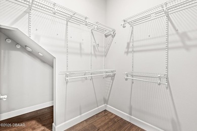 Welcome to 7 Newhaven Lane, where low-maintenance living meets - photo 22