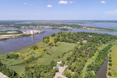 Just south of Downtown Georgetown, this beautifully maintained - photo 23
