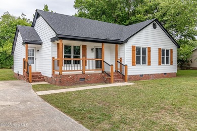 (private lake, pond, coastal) Home For Sale in Greenville North Carolina
