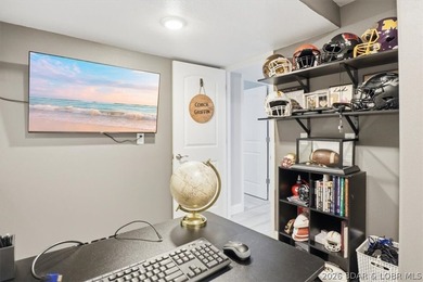 Experience the perfect combination of comfort and space in this - photo 17