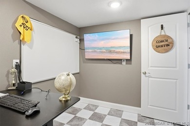 Experience the perfect combination of comfort and space in this - photo 18
