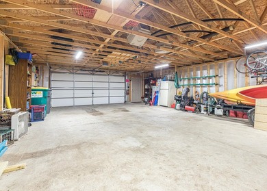 Experience a true Canadian-style retreat right here in the - photo 18
