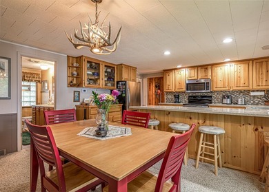 Experience a true Canadian-style retreat right here in the - photo 19