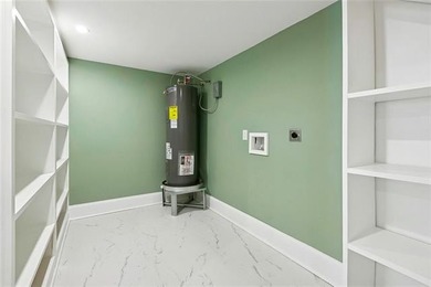 LUXURIOUS..PLETE RENOVATION...INVESTORS DREAM. This Duplex has 6 - photo 22