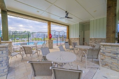 Modern 3-bed, 2 1/2-bath townhome in gated community near - photo 2
