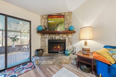 Beautiful Arbor Ridge Community. Home Features 2 beds, 2 Baths 1 - photo 8