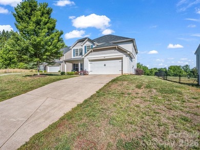 Welcome to 104 Bermuda Run, perfectly situated with the Deer - photo 3