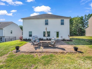Welcome to 104 Bermuda Run, perfectly situated with the Deer - photo 5
