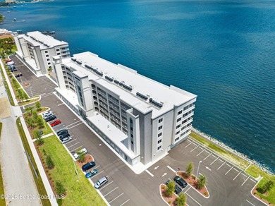 Space Coast lifestyle buyers dream about! This 2-bedroom, 2 bath - photo 4