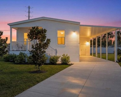 Welcome to this charming 1096 square foot Manufactured Home - photo 1